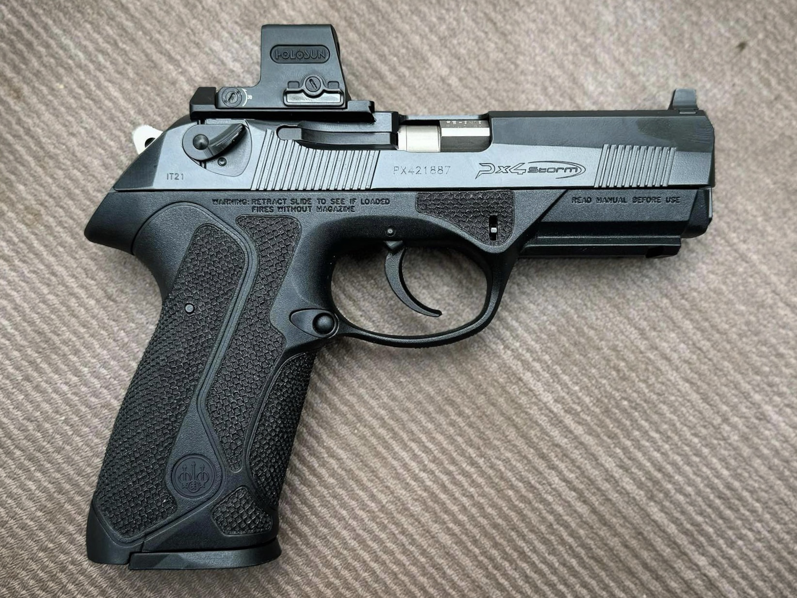 8EC76A52-9EC5-4CFA-9AF1-4C4488F3E3FC